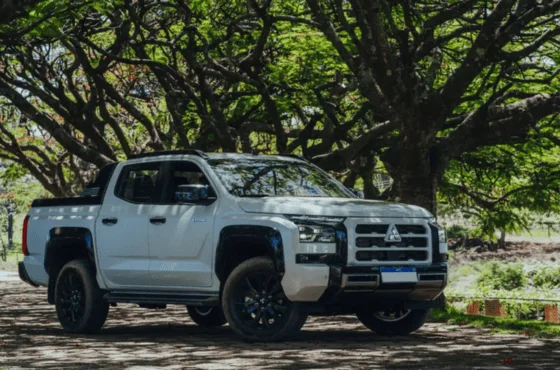 A nova Mitsubishi Triton 2025 chega com motor 2.4 Bi-Turbo Diesel, 205 cv e tração 4x4. Veja na Sudoeste Motors Mitsubishi.